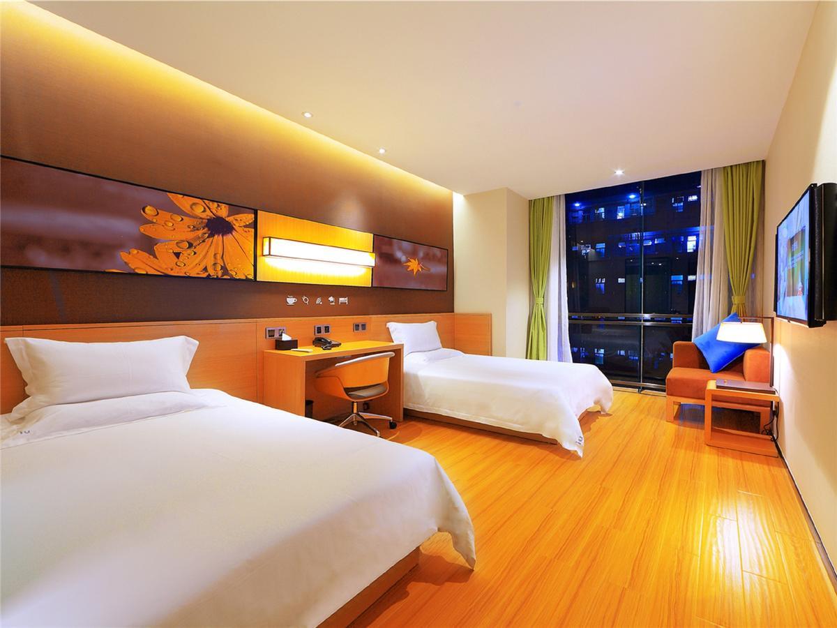Iu Hotel Zhanjiang Haibin Avenue Xinhaimingchen エクステリア 写真
